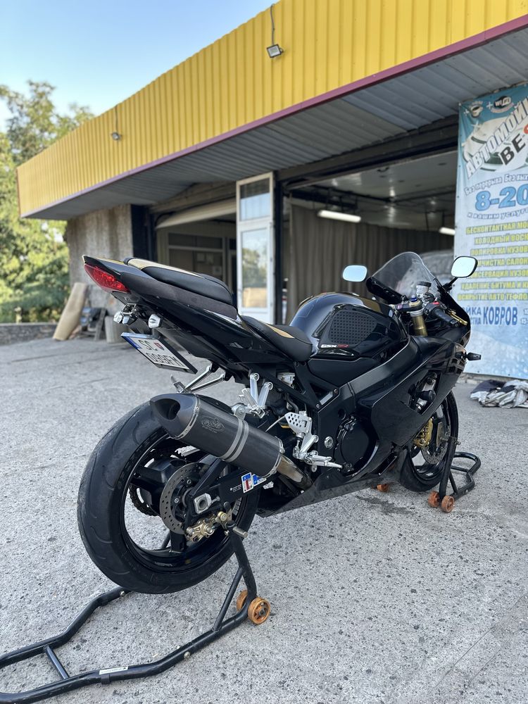 Мотоцикл Suzuki GSX-R 750 На Доках