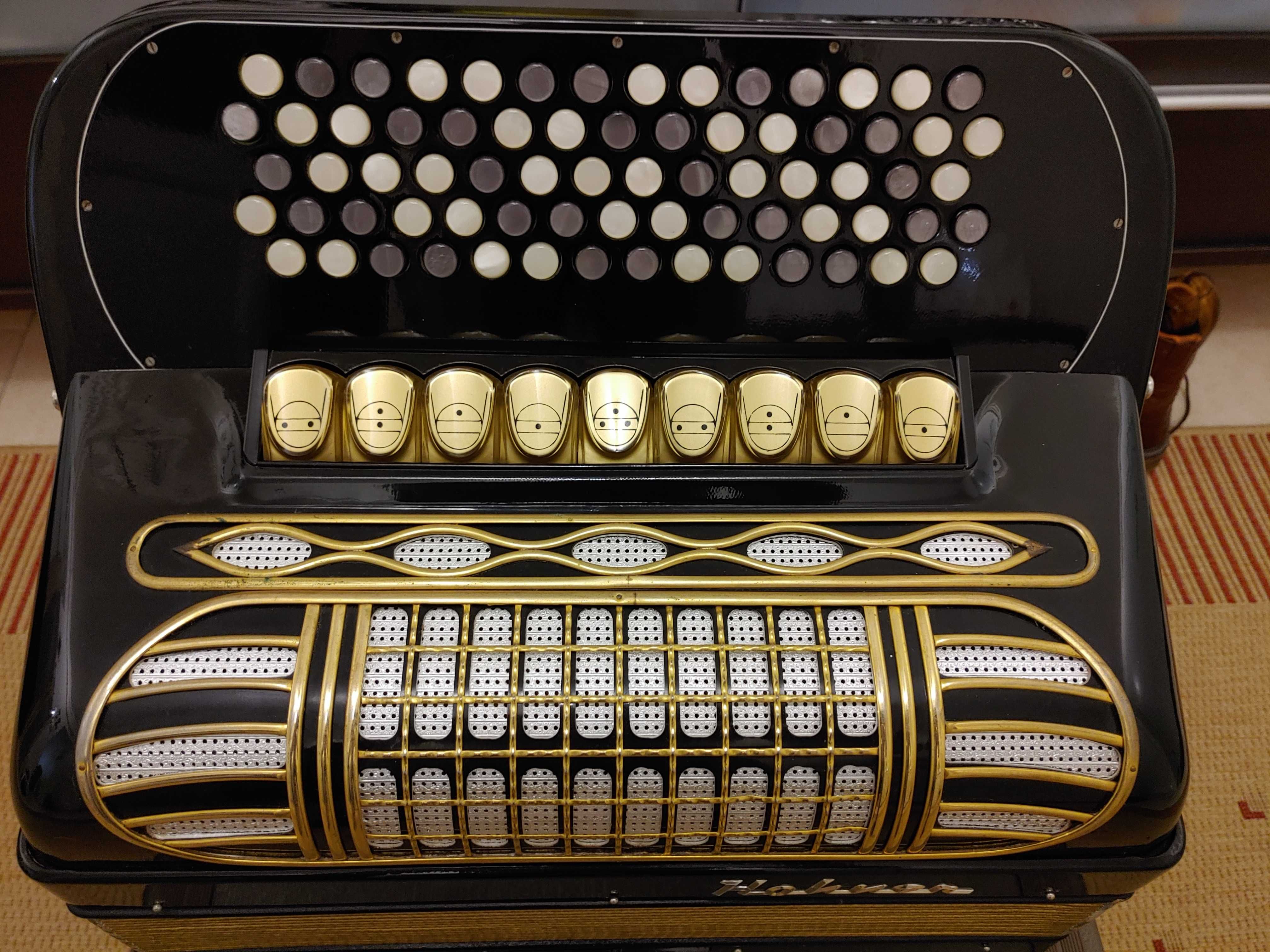 Hohner Riviera III 3a Terceira voz de botões em bom estado