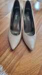 Sapatos em pele cor nude