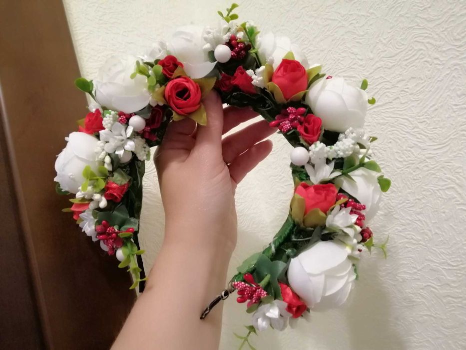Віночок обруч на голову з квітами святковий обідок для волосся