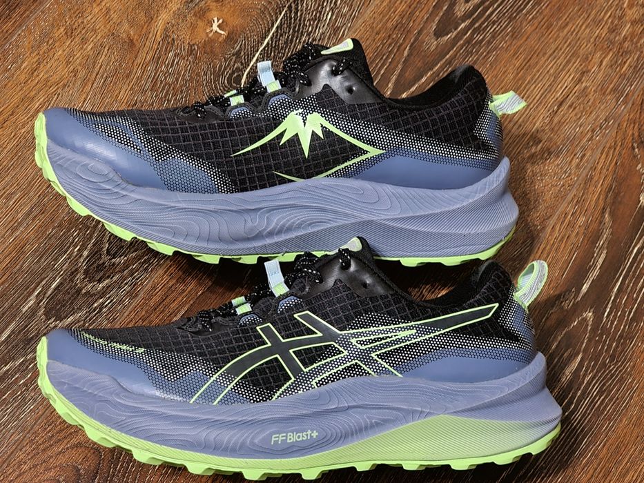 Оригінал 100%  чоловічі кросівки asics trabuco max 3  euro 44