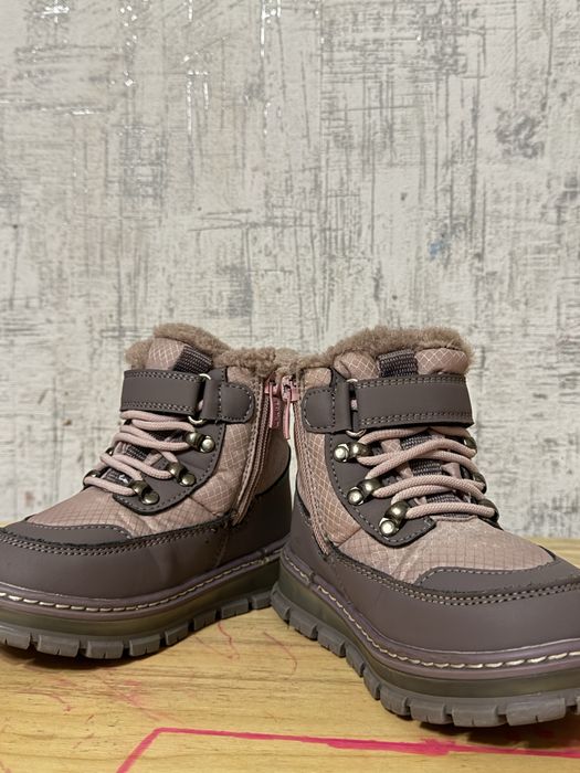 Зимове взуття для дівчинки