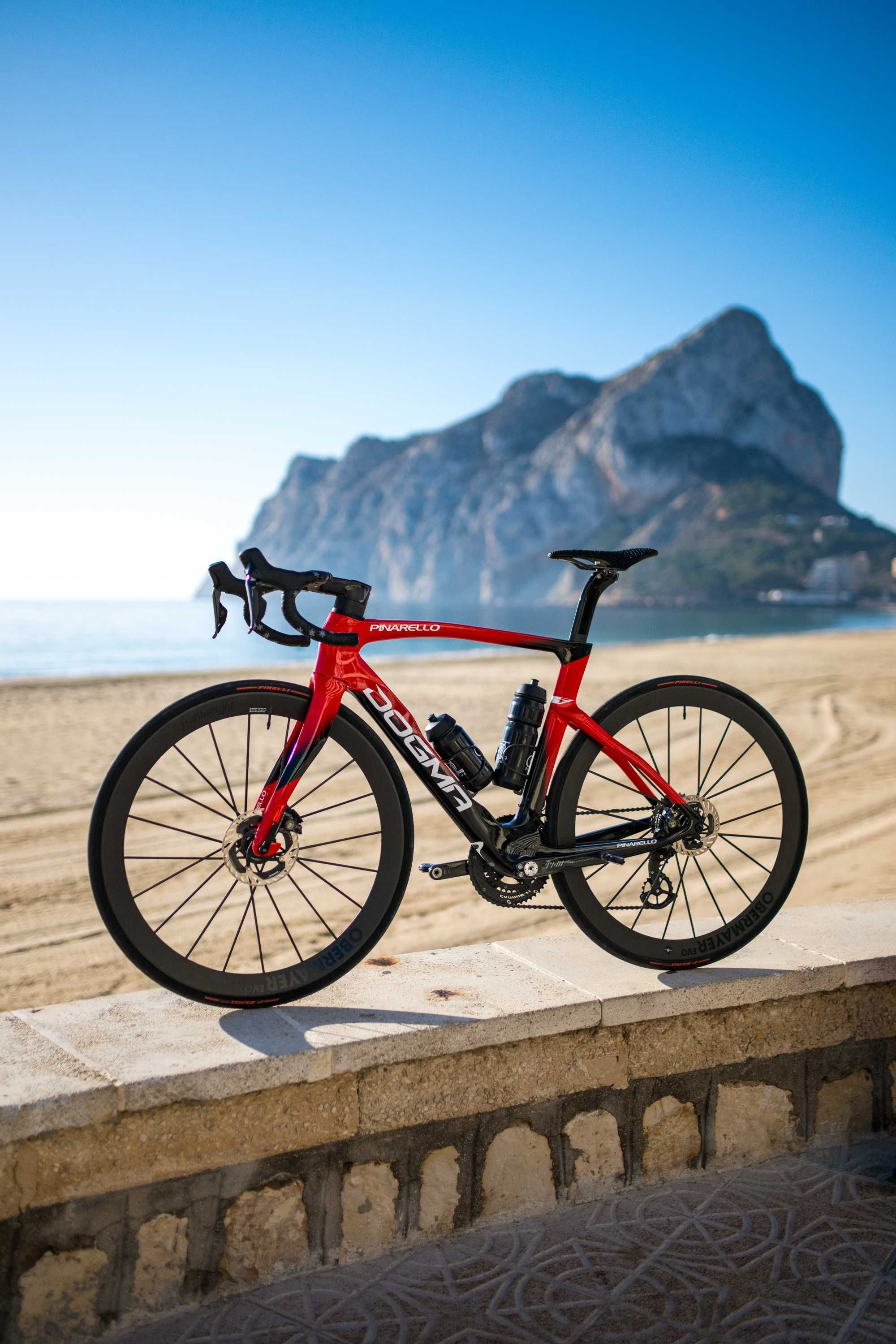 Pinarello Dogma F SONIC RED ( Thm, Lightweight, CeramicSpeed ) 54cm