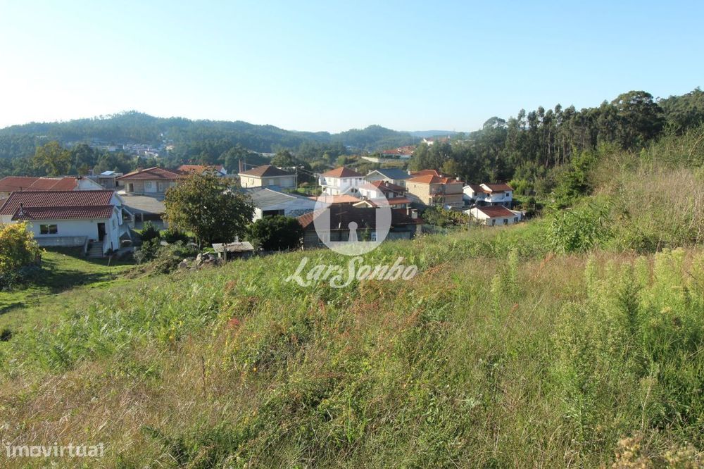 Terreno de Construção com área aproximada de 3.000m2