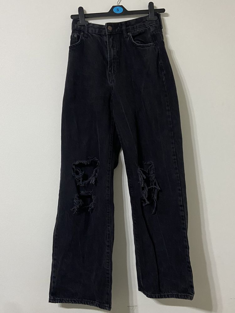 Spodnie z szerokimi nogawkami i dziurami, Bershka rozmiar XS/S