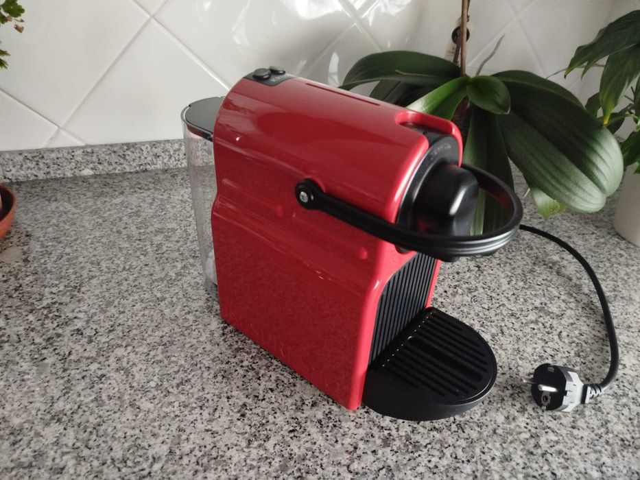 Máquina de Café KRUPS Nespresso Inissia XN100510 Vermelho