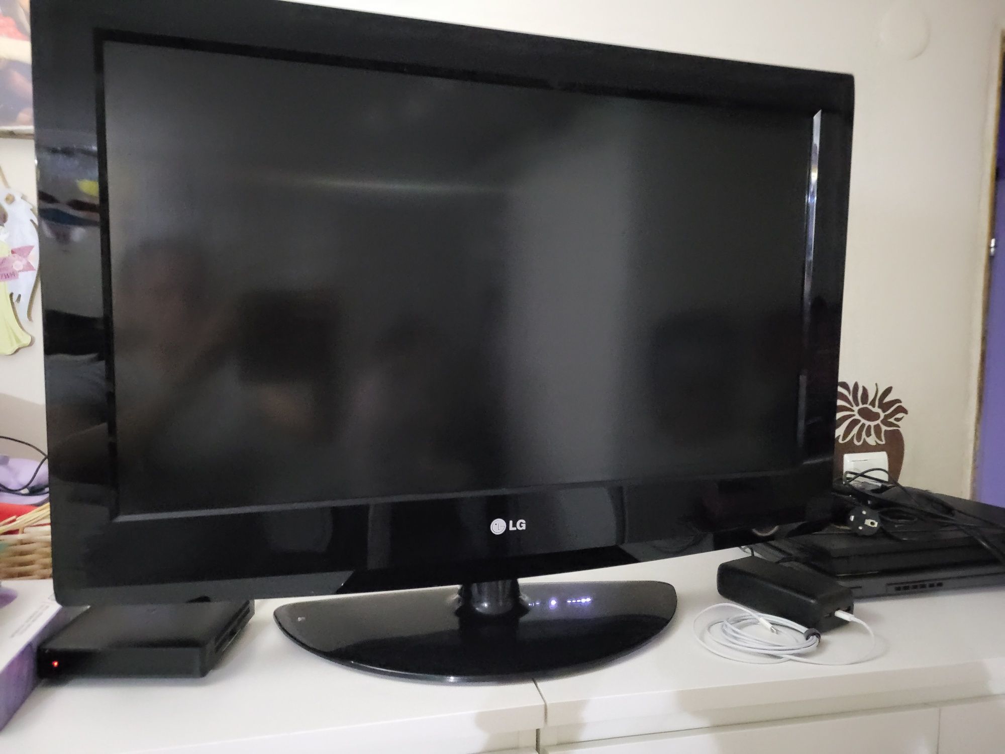 Telewizor LG 32" plus dekoder dvb t2