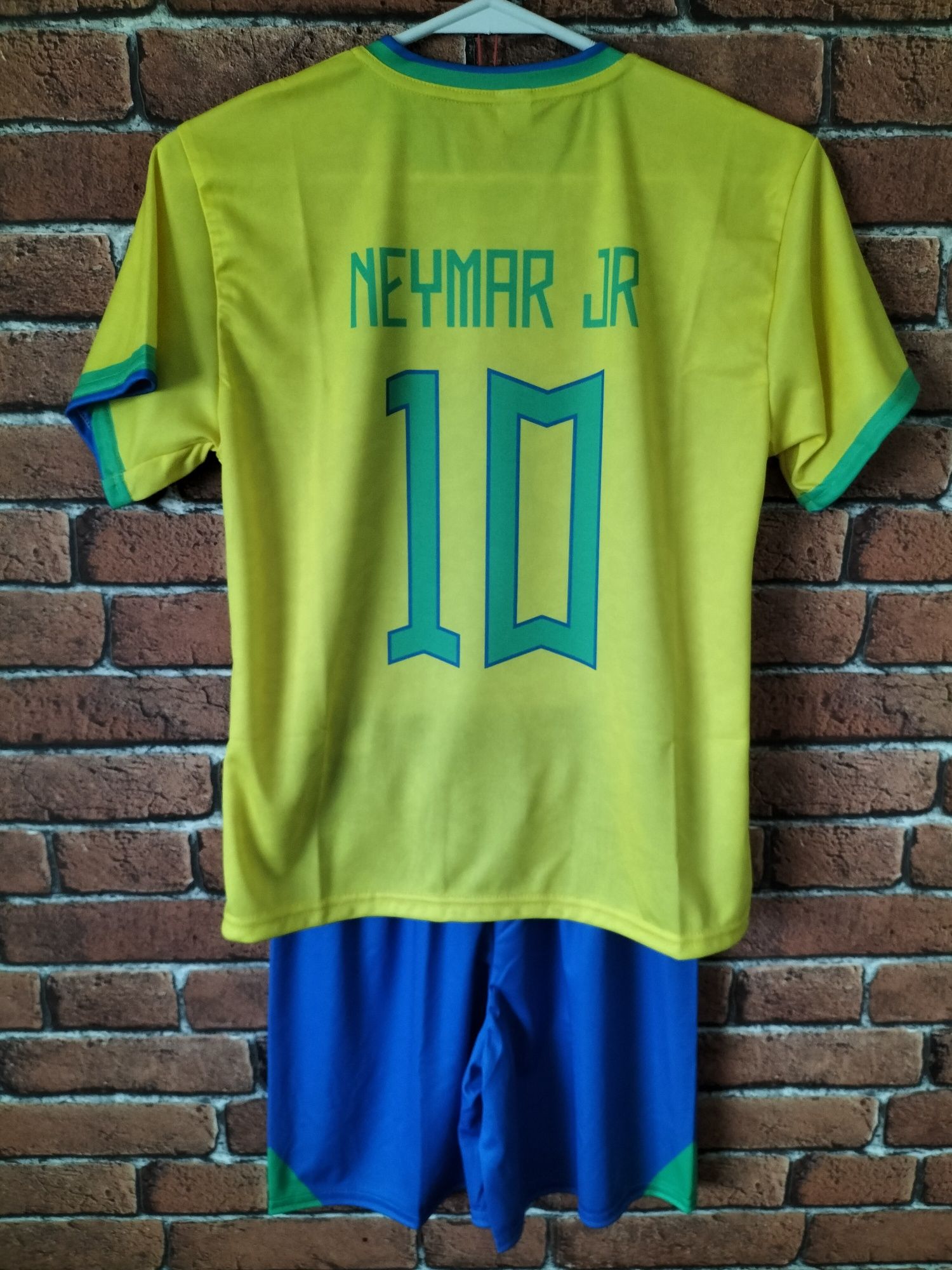 Strój piłkarski dziecięcy z getrami Brazylia Neymar Jr rozm. 146