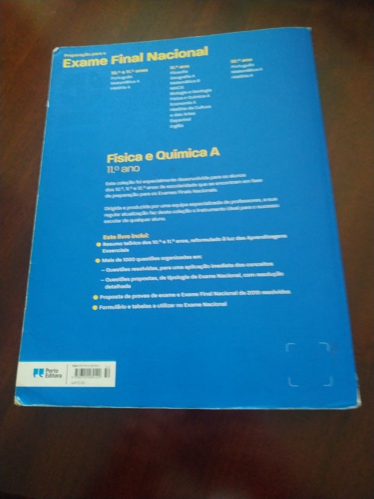 Livro 11 ano para preparação exame nacional física e química