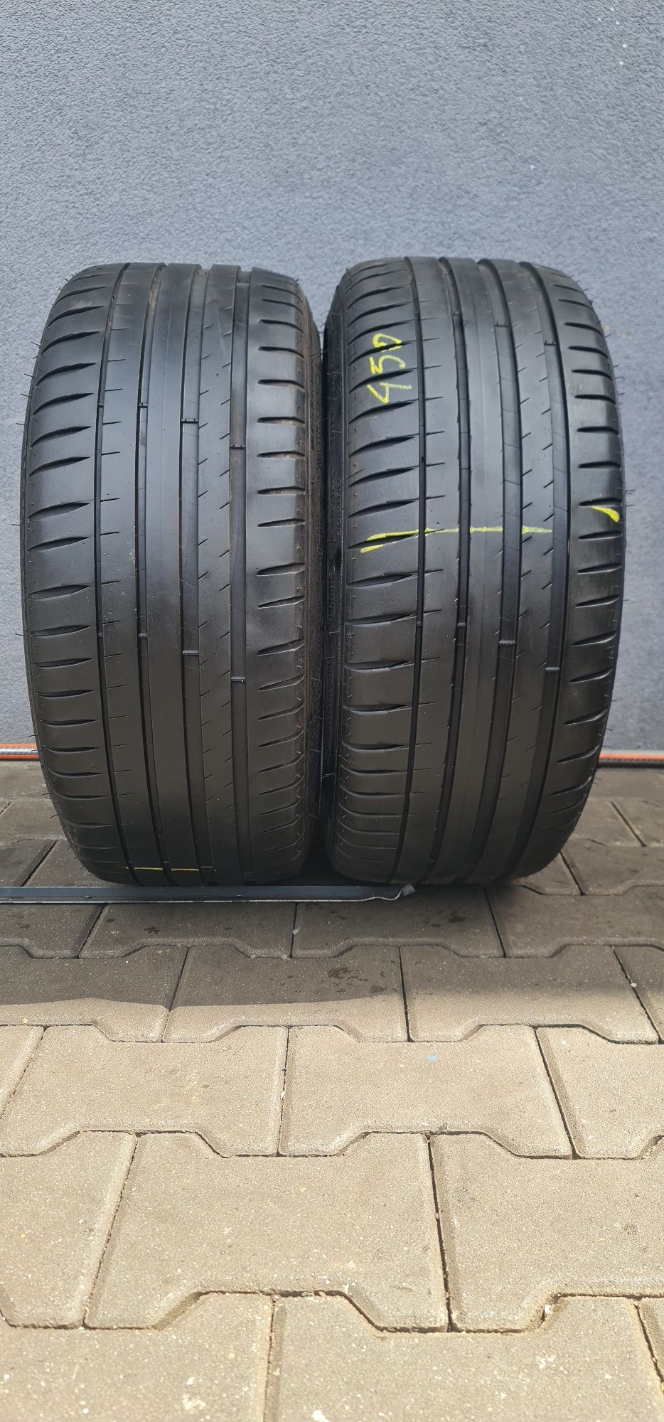 225/40/18 Michelin