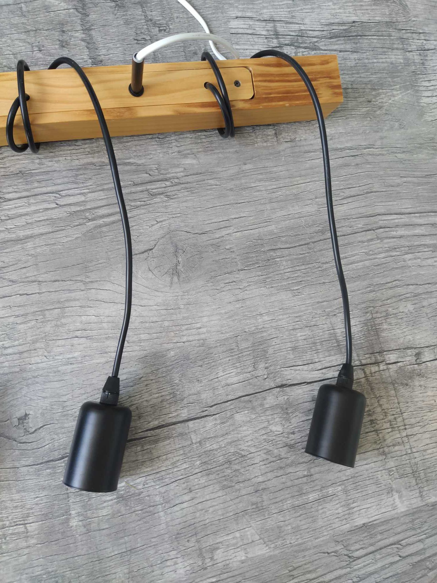 Eglo Lampa wisząca TOWNSHEND czarny metal z drewnem 4xE27