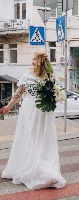 Весільна сукня в стилі мінімалізм (плюс сайз, 52 розмір)