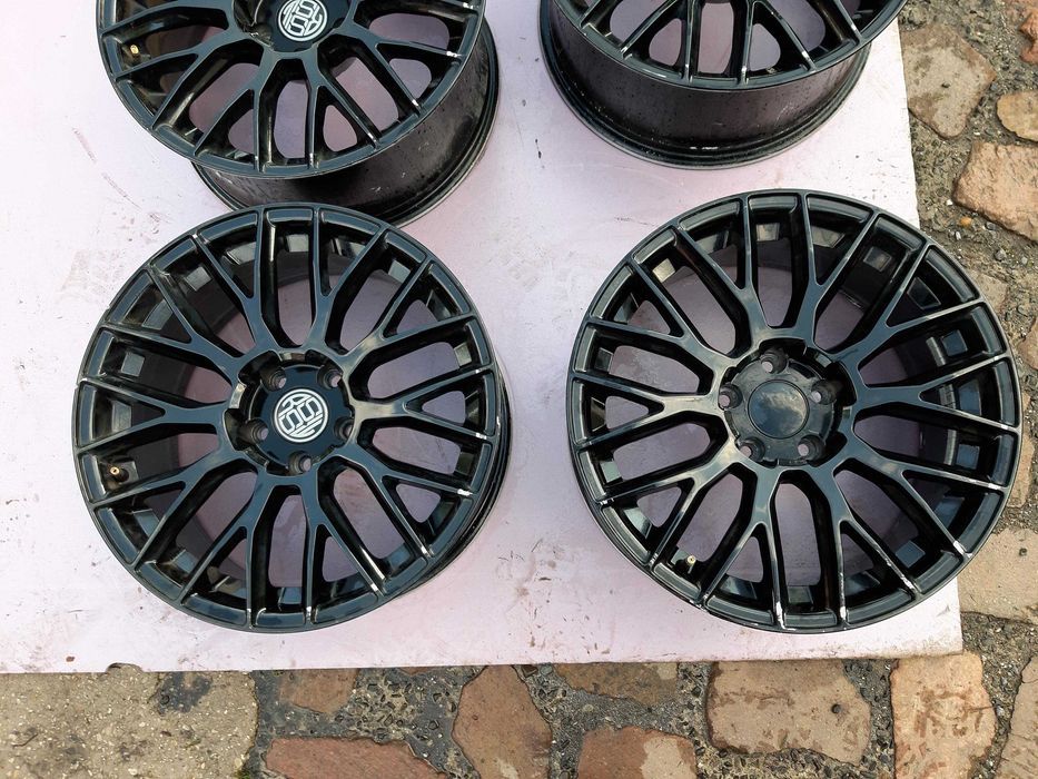Felga Chrysler 300c 300 Dodge Charger 04-10r 18" komplet