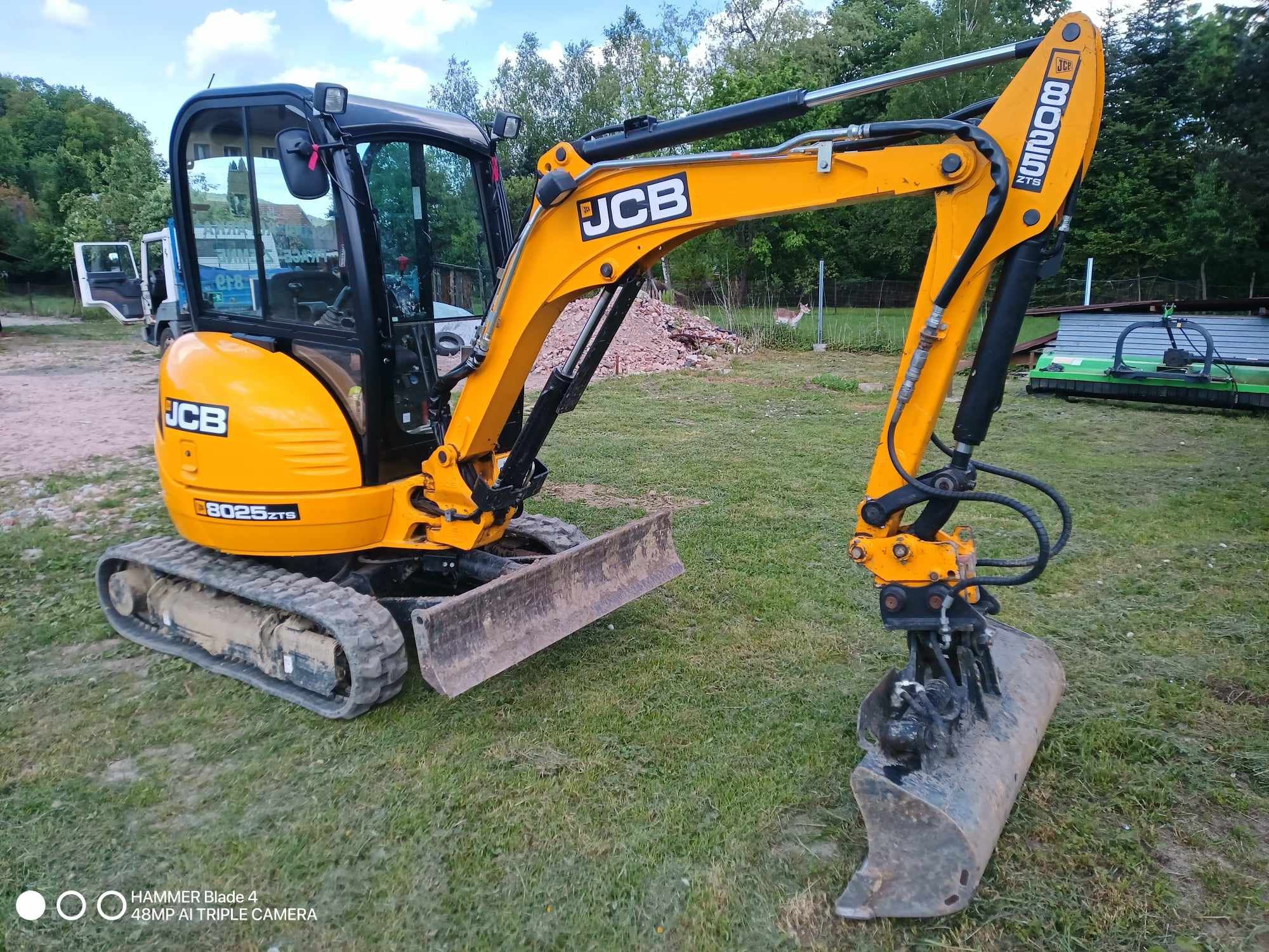 Koparka JCB 8025