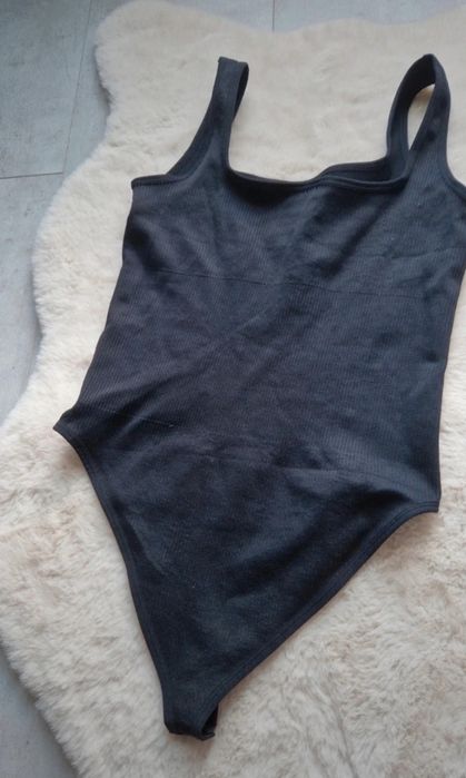 Czarne body prążek w rozmiarze XL