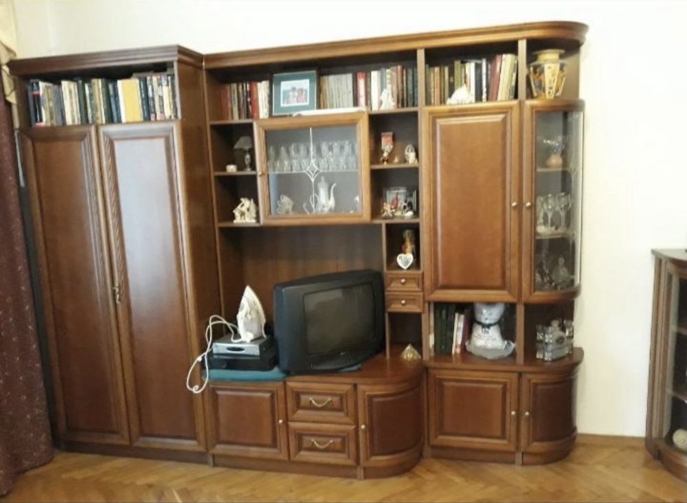 Набір стінка  і комод (італійське виробництво)