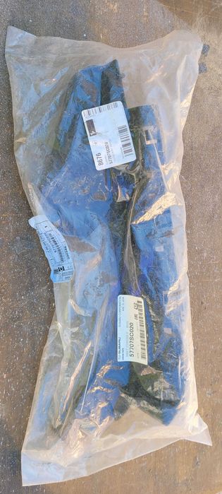 Subaru Кронштейн бампера переднего правый