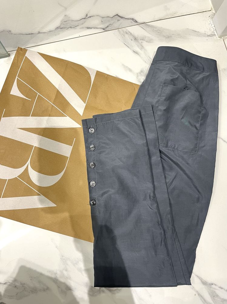 ZARA nowe proste jedwabne spodnie szare modne blogerskie guziki XS