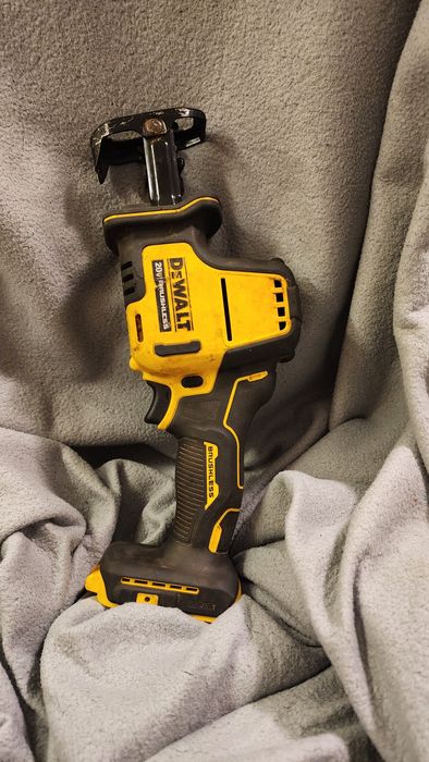 Dewalt dcs369 сабельна пила