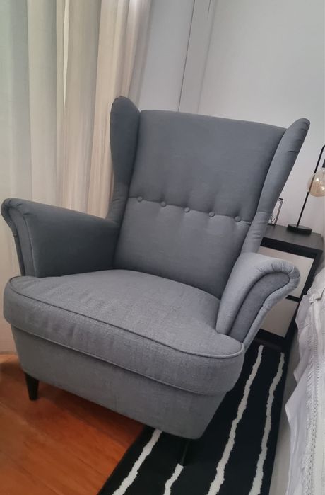 Poltrona Cinza Escura Como Nova