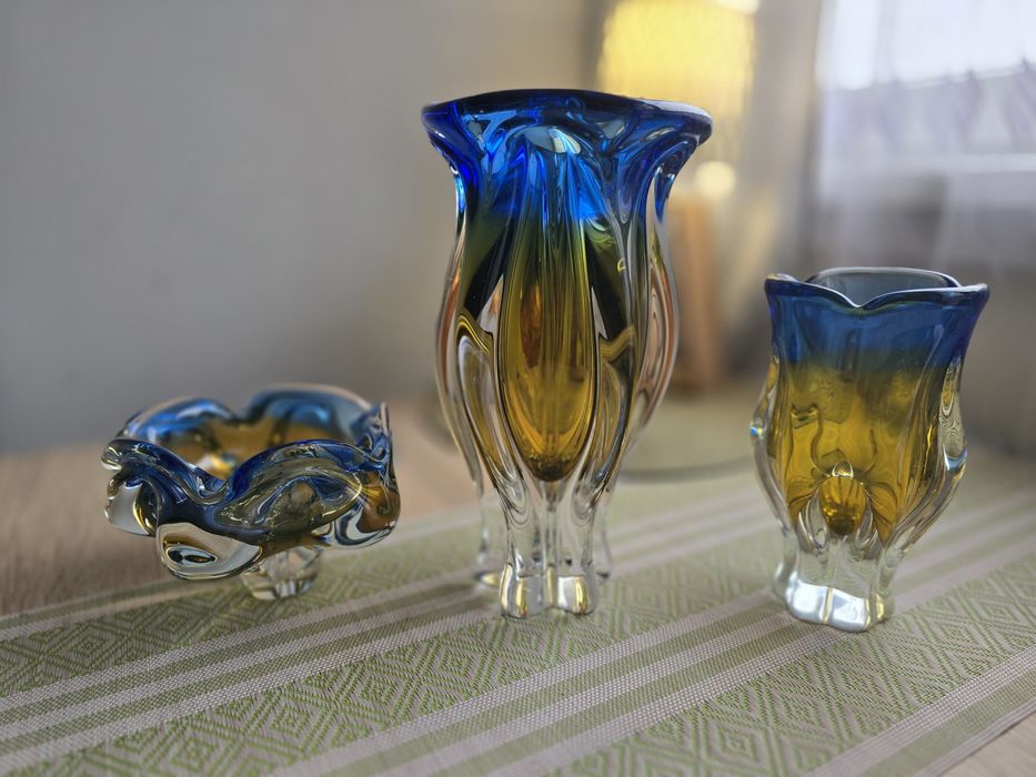 Wazony autorstwa Josefa Hospodka trzy sztuki lata 60-siąte.