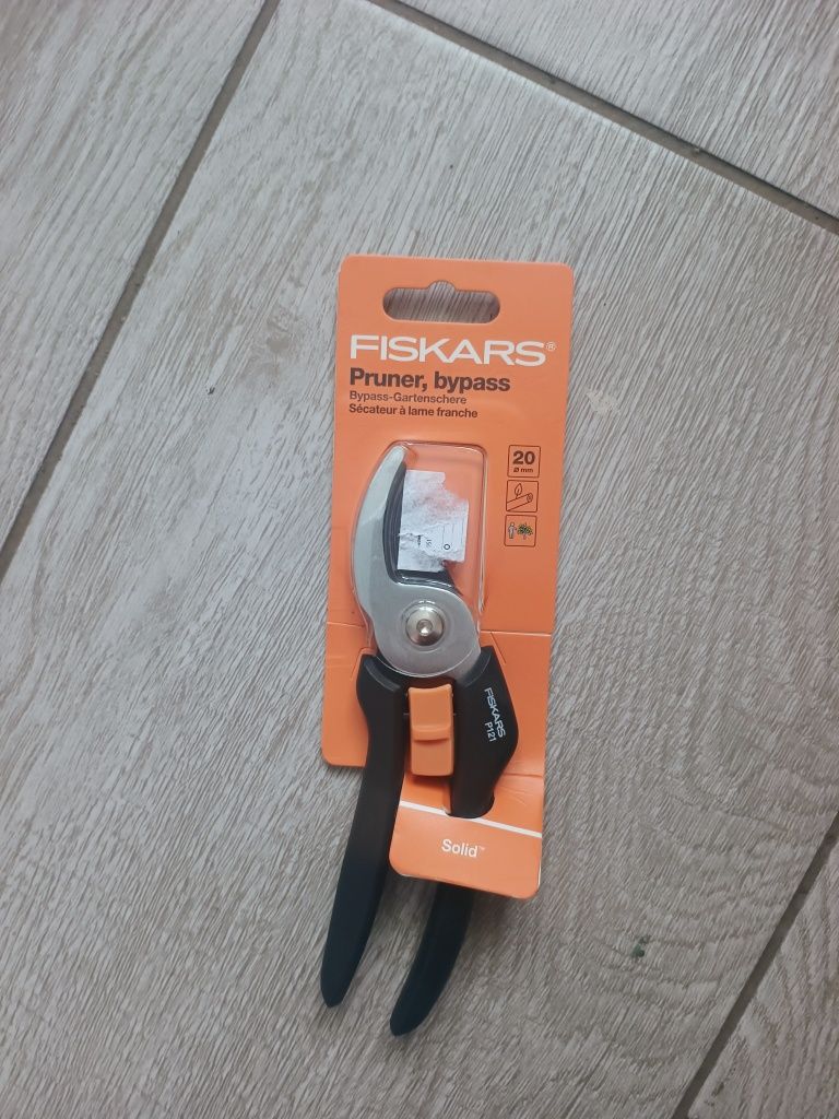 Sekator ogrodowy Fiskars