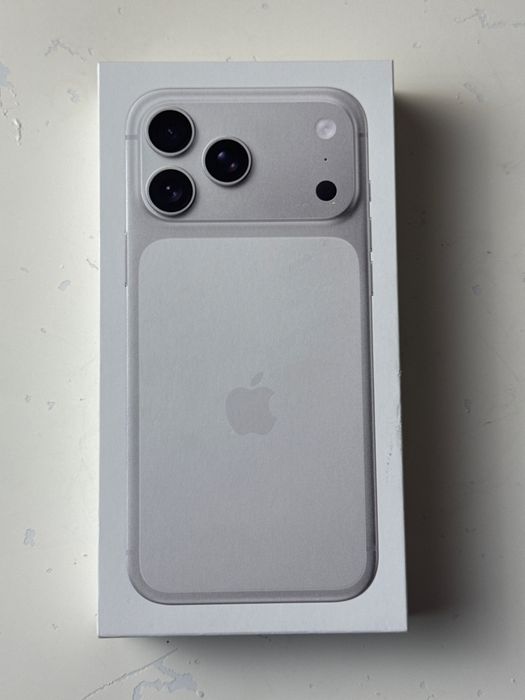 iPhone 17 pro max lacrado