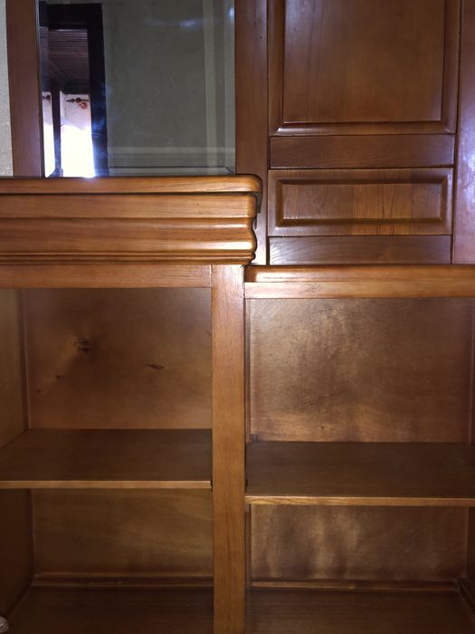 Armário de entrada em madeira de cerejeira