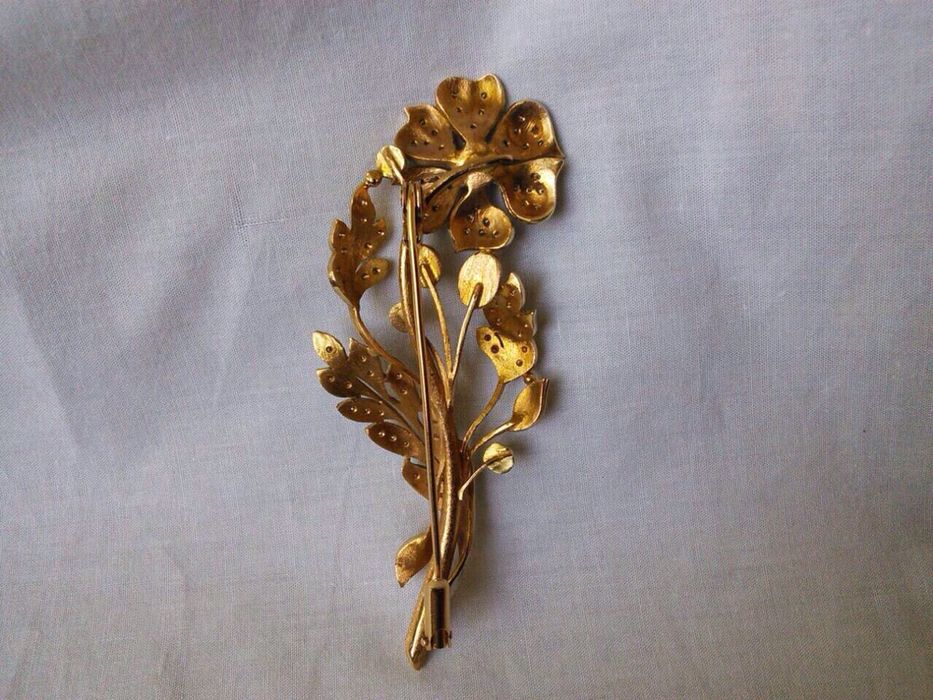 Брошь, золото, бриллианты.