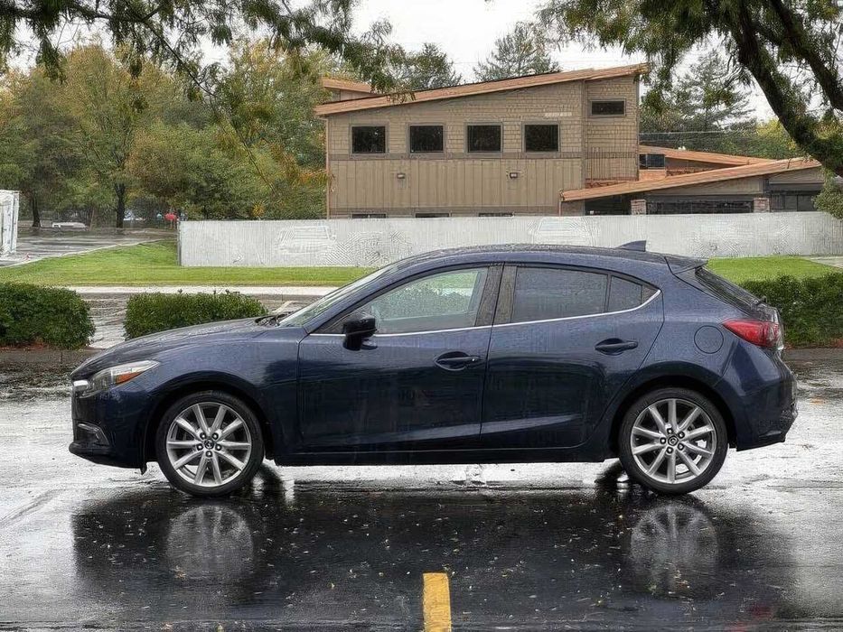 Mazda 3 Grand Touring      2017