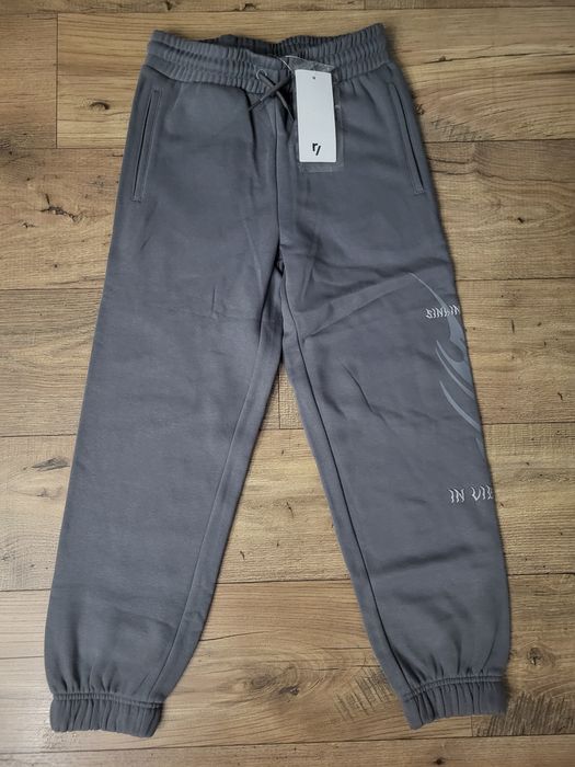 Spodnie dresowe Reporter r. 146