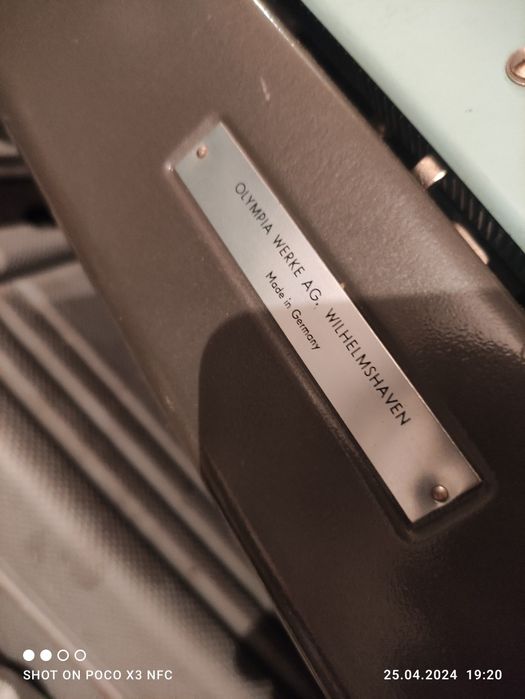 Walizkowa maszyna do pisania Olympia + walizka oryginalna