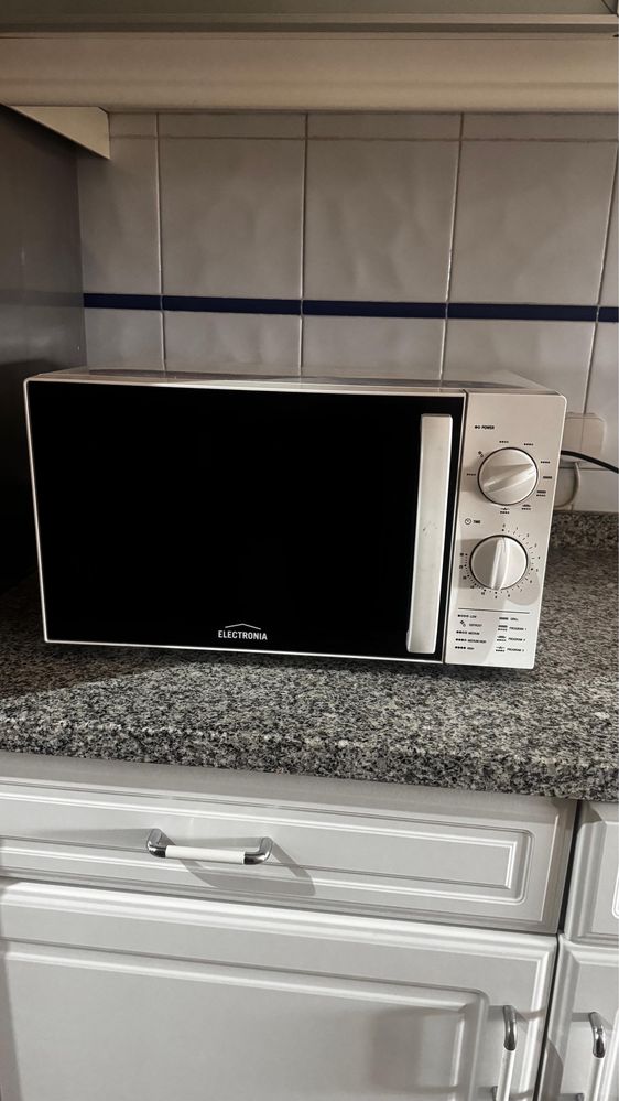 Micro ondas  branco