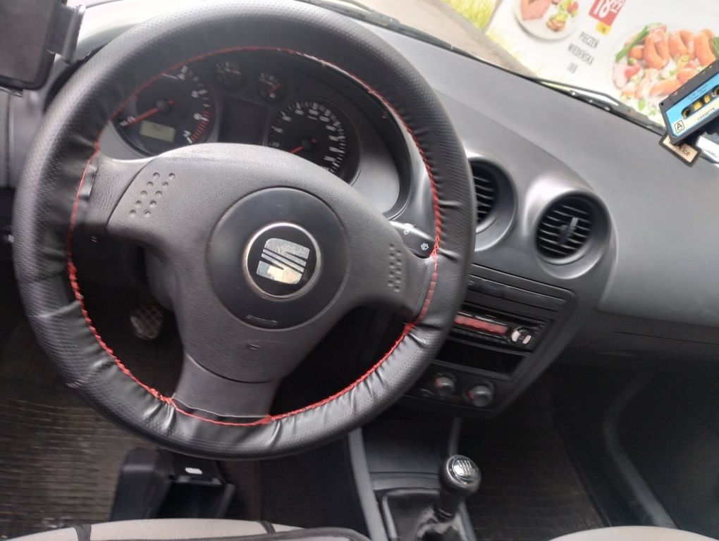 Seat cordoba 2004 r,1,4 mpi,przebieg 242 tys km,klima