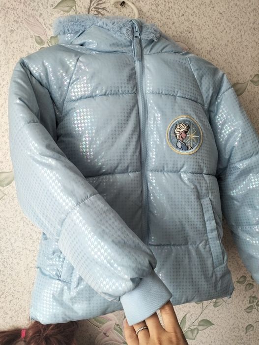 Тепла курточка sinsay 134