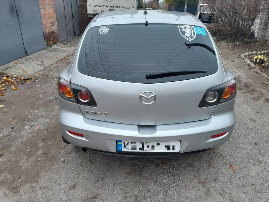 Продам мазду 3 1.6