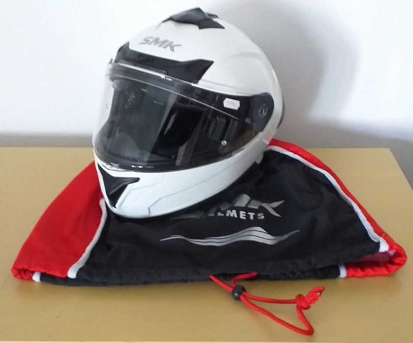 Capacete integral SMK novo (com saco de transporte)