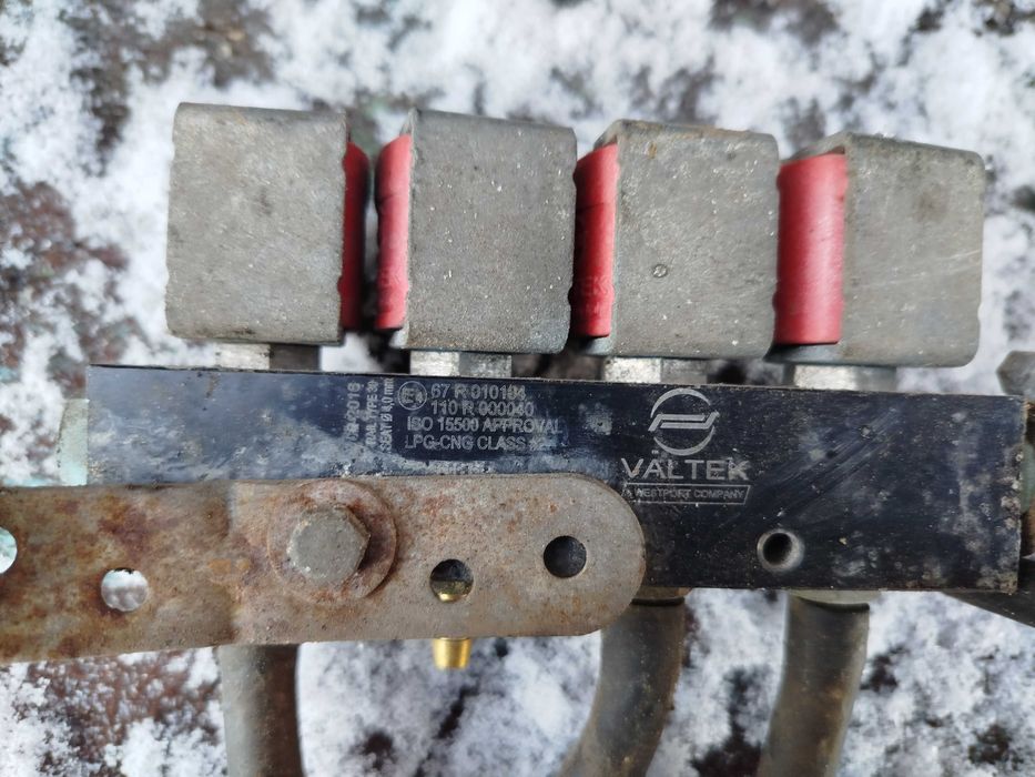 Газова рейка форсунки 67R010104 Кіа Сефія 2