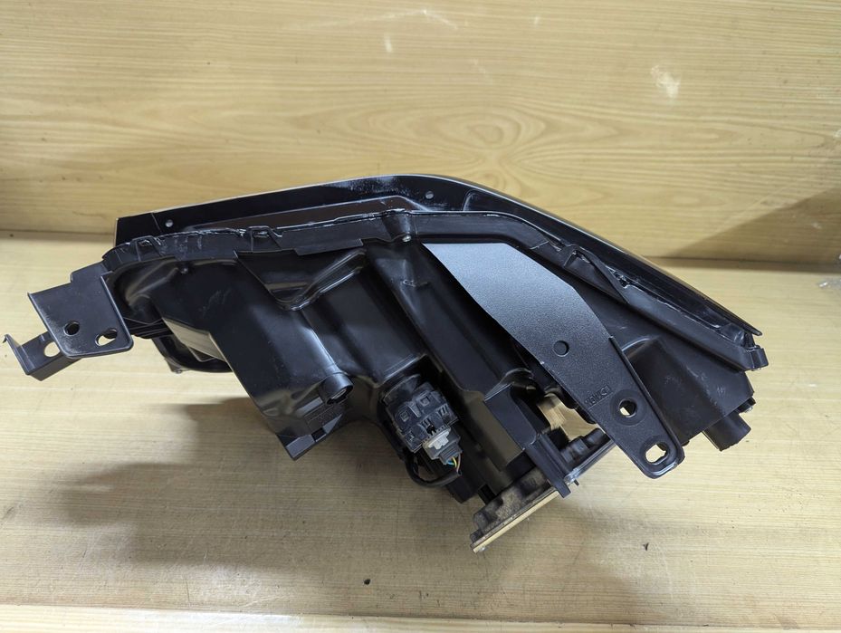 Фара Mazda CX30 USA