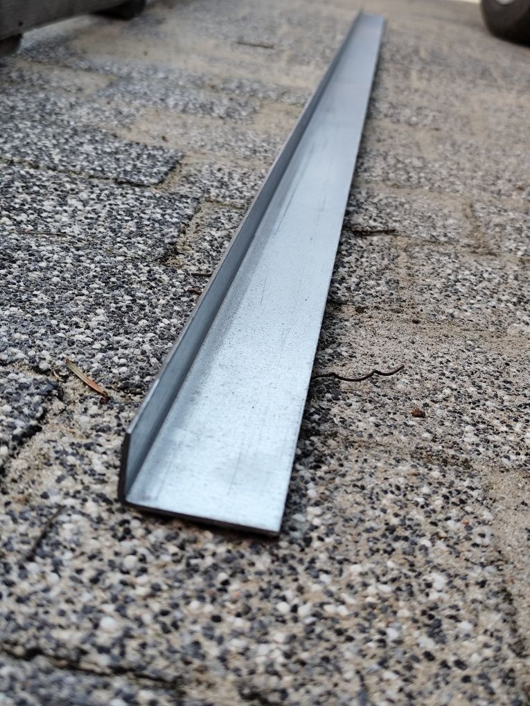 Kątownik ocynkowany ocynk 50x25x2 5x2.5 regały konstrukcje szklarnia