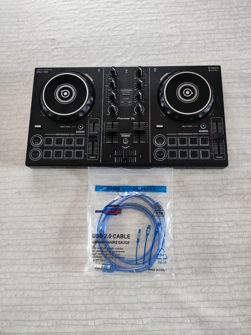 DJ контролер Pioneer DDJ-200