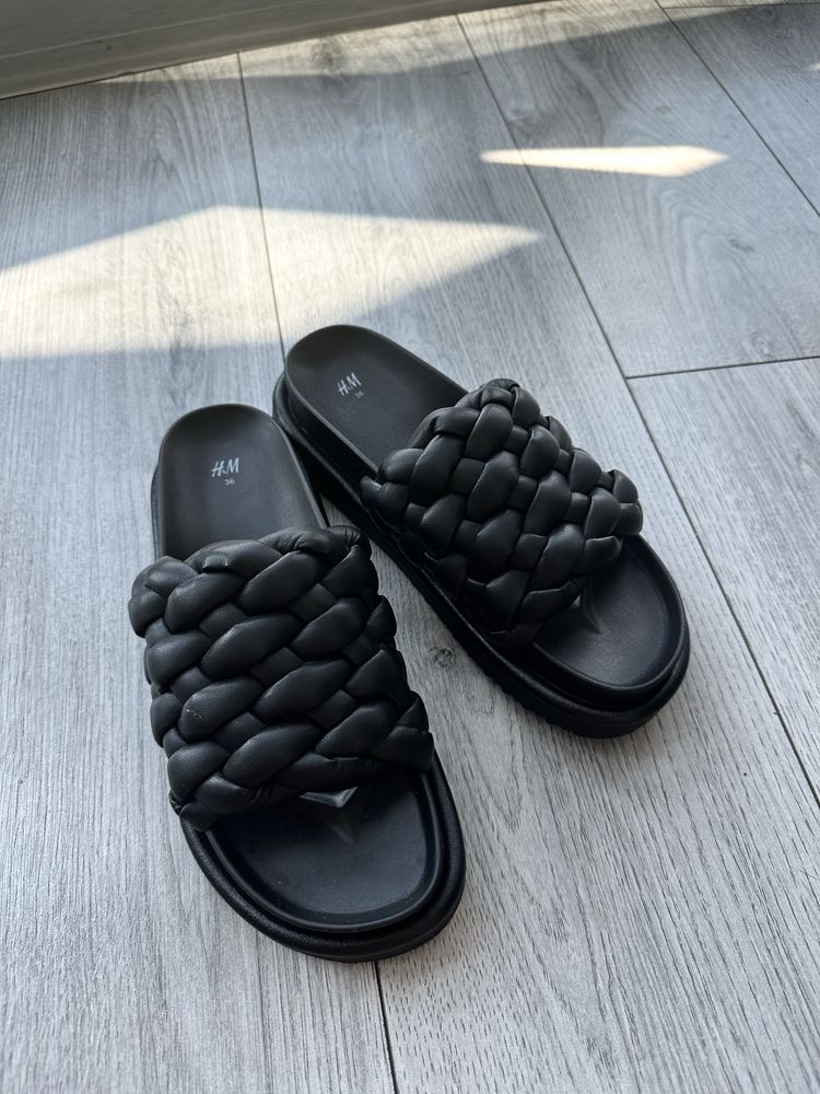 Шльопанці/тапочки H&M