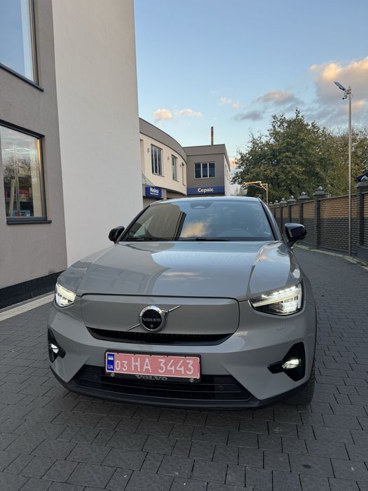 Volvo C40 вольво електро