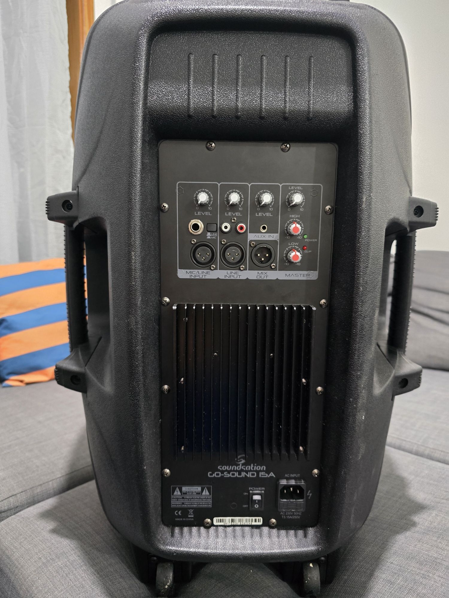 Caixa ativa 15' + drive titânio