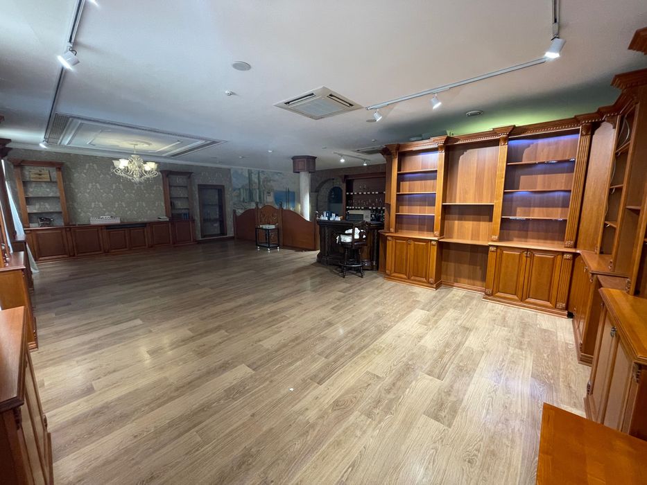 Оренда 400 м2 в центрі Харкова: офіс, торгівельні приміщення, ресторан