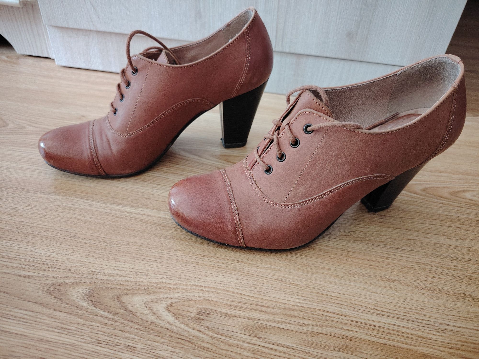 Buty wiosenne lasocki