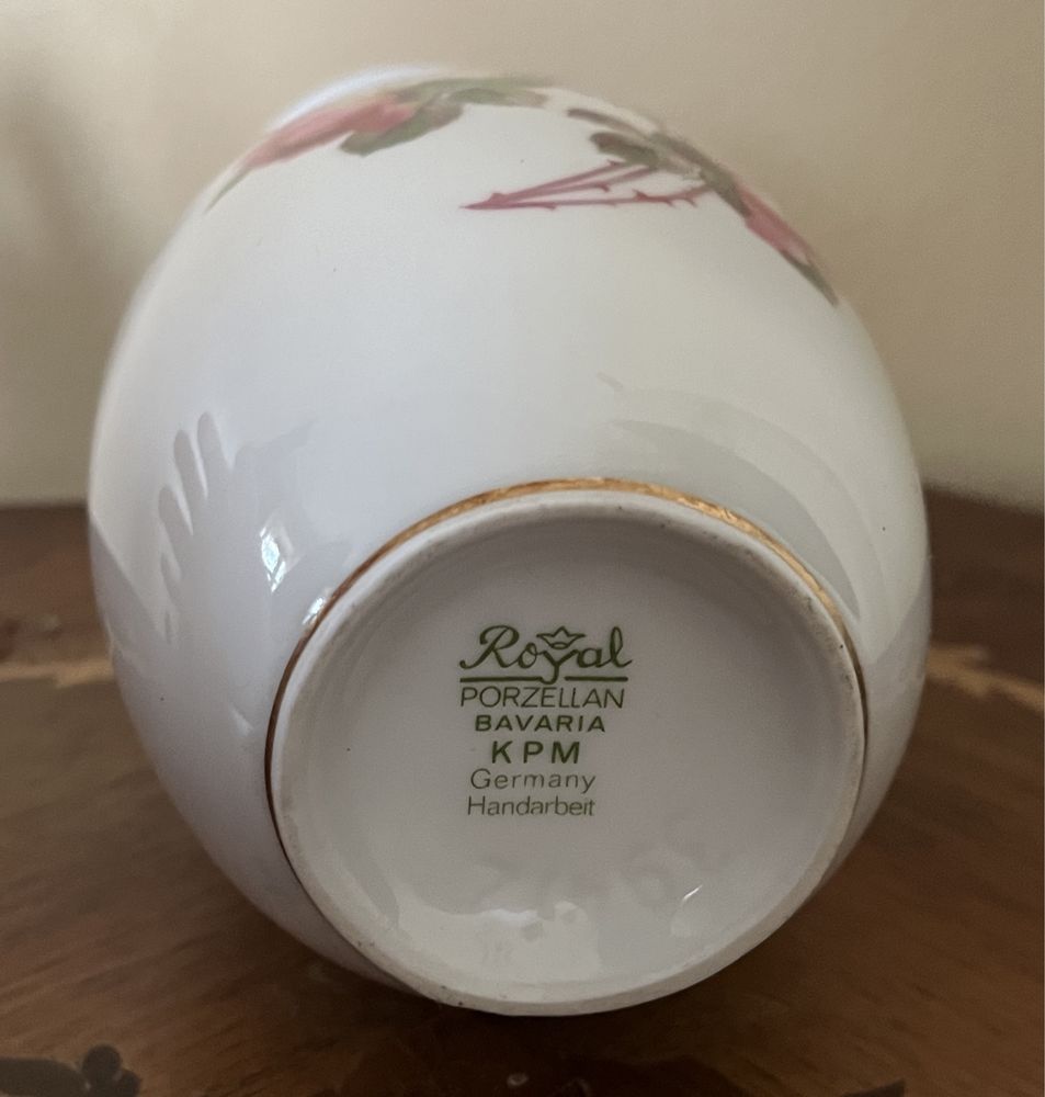 Royal KPM - porcelanowy wazon - ręcznie malowany