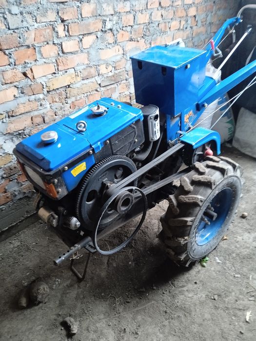 Продам мотоблок 8