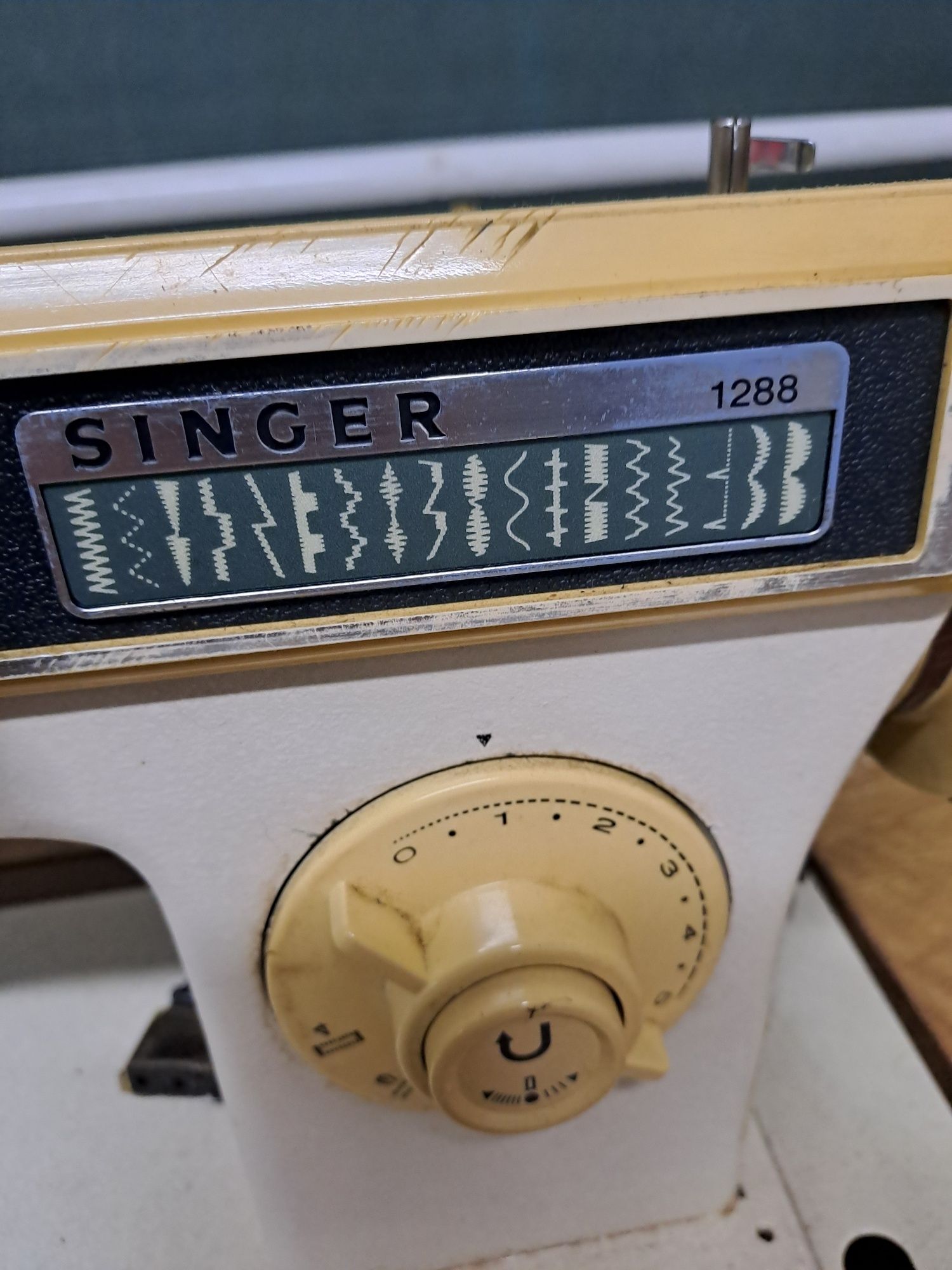 Máquina costura SINGER 1288