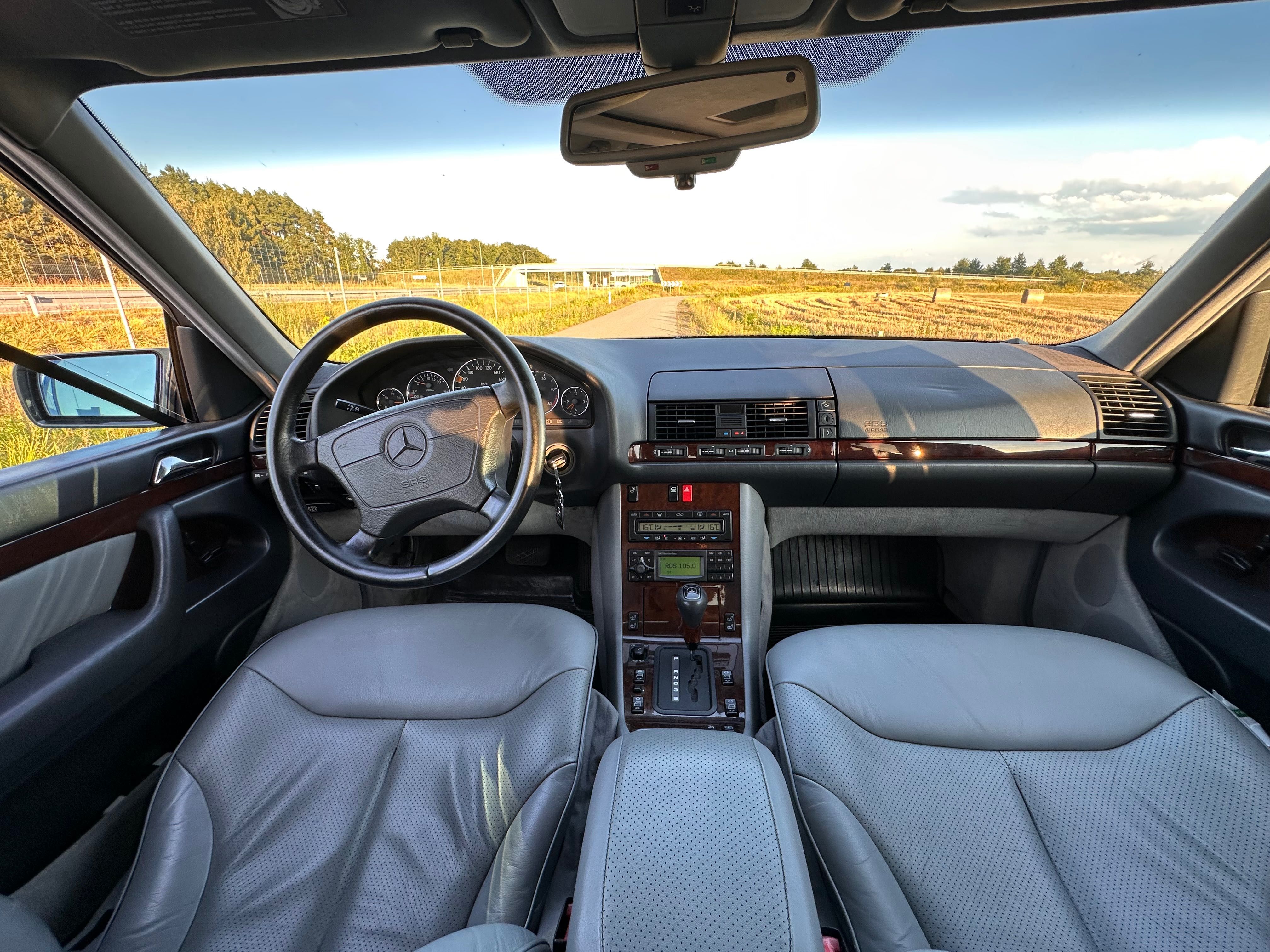 Mercedes-Benz W140 S350